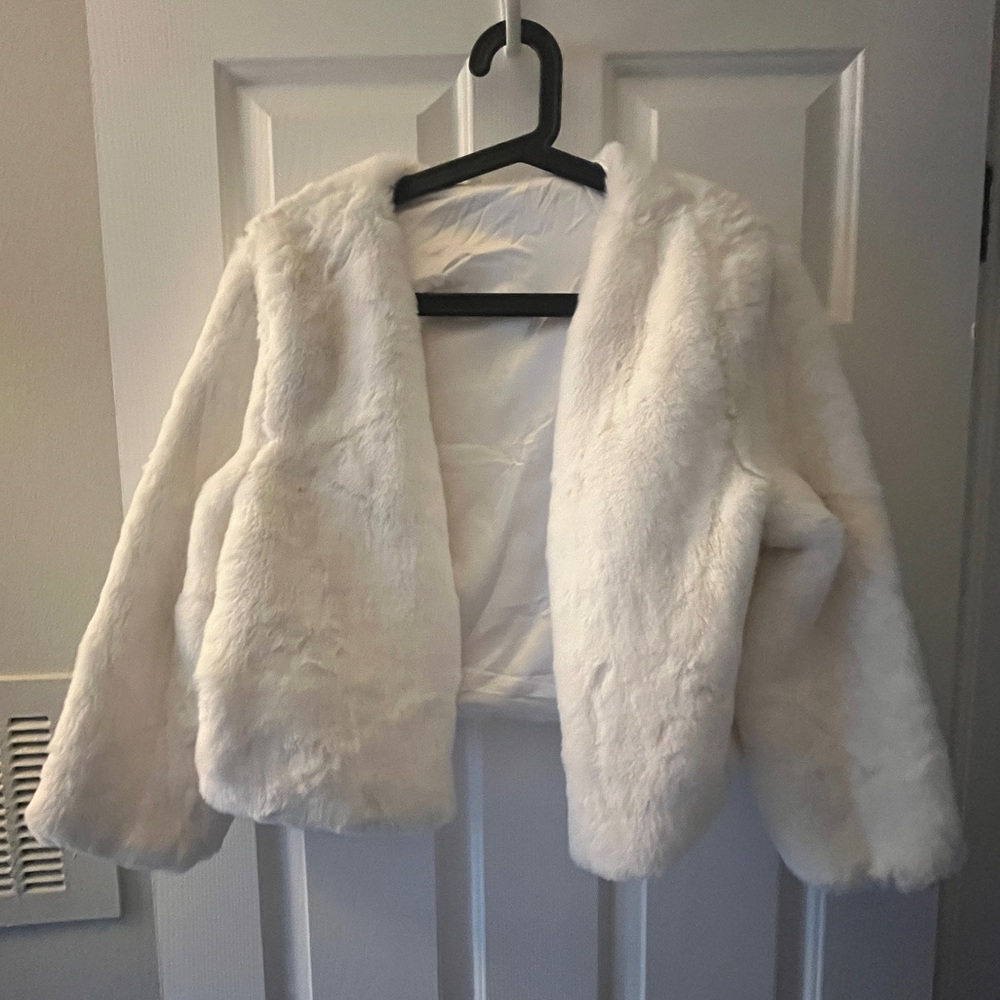 White fur shrug